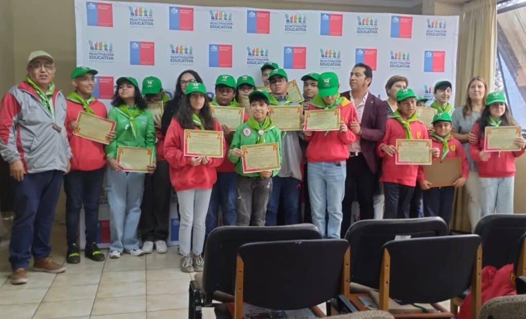 Estudiantes de la Escuela Cataluña de Curicó se certificaron como Forjadores Ambientales