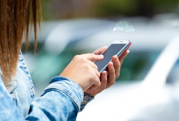 Mujer que trabaja en delivery frustró el robo de su celular en el centro de Curicó