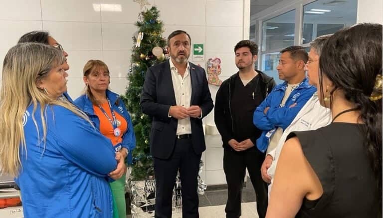 Colapso, despidos y falta de insumos amenazan atención de urgencia en el Hospital Regional de Talca