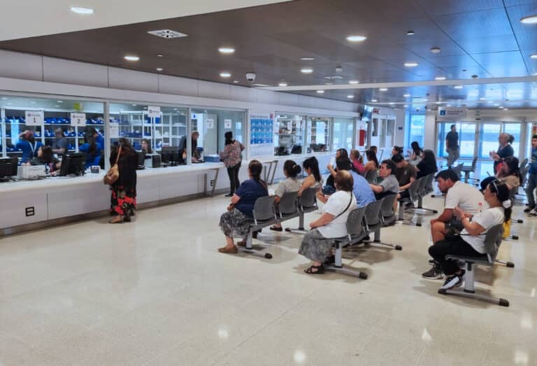 En el nuevo edificio: Hospital de Curicó habilitó nuevas dependencias para farmacia