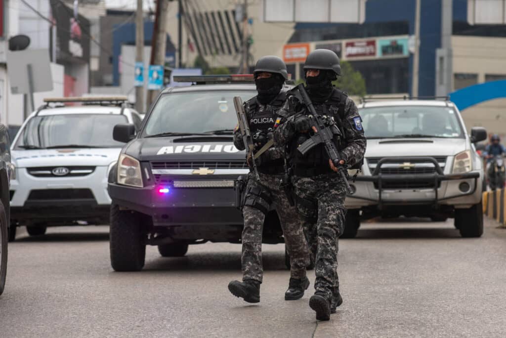 Gobierno rechaza violencia en Ecuador y pide resolver el conflicto respetando "la democracia y los derechos humanos"