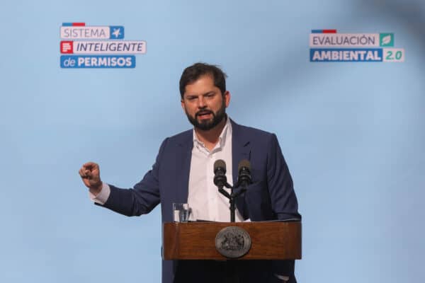 Presidente Boric anuncia reforma para reducir tiempos de puesta en marcha de proyectos de inversión