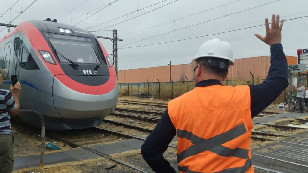 Impulsan campaña para evitar accidente en cruces ferroviarios