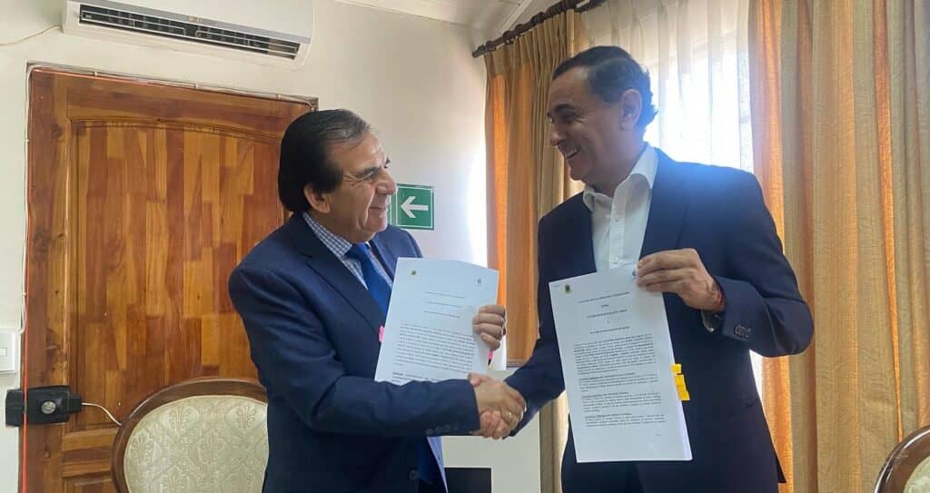 Municipalidad de Curicó firma convenio colaborativo con comuna de Maule