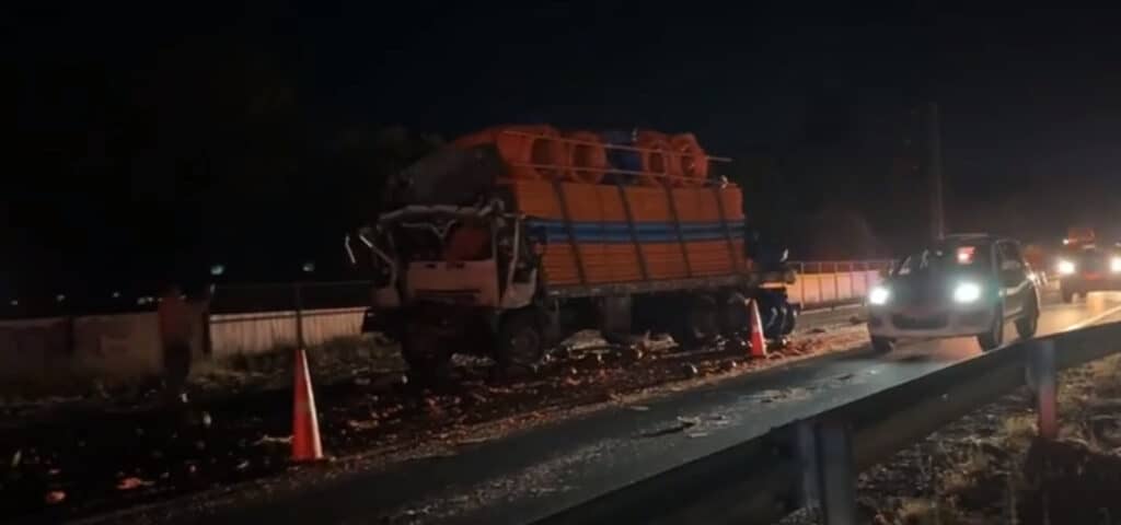 Colisión entre dos camiones deja un fallecido en plena Ruta 5 Sur a la altura de Curicó