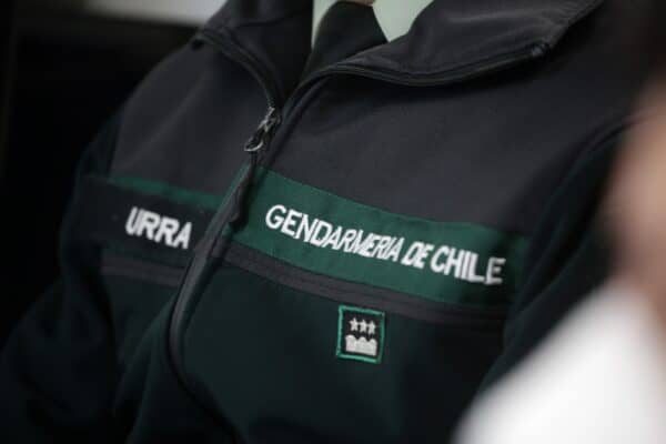 Detienen a gendarme por ingresar teléfonos a la cárcel de Talca