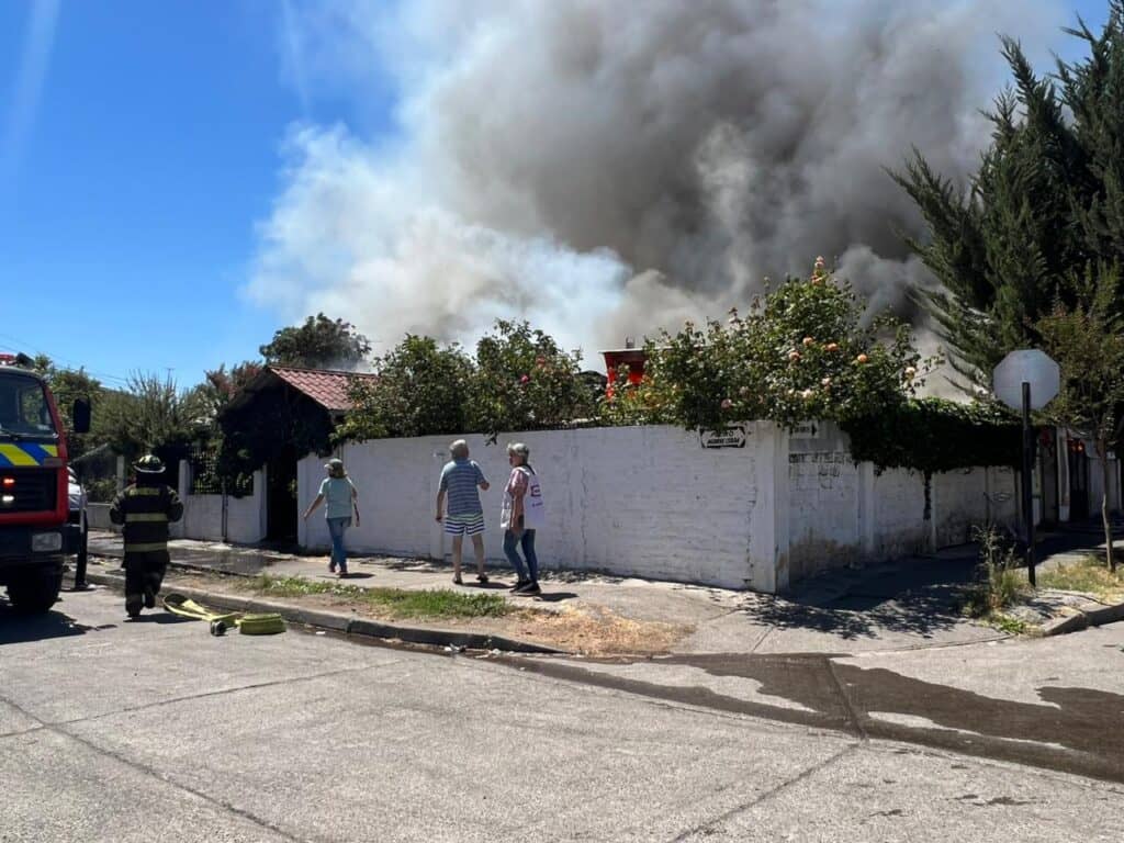 Alcaldesa criticó tardanza de Bomberos para acudir a las emergencias en Molina