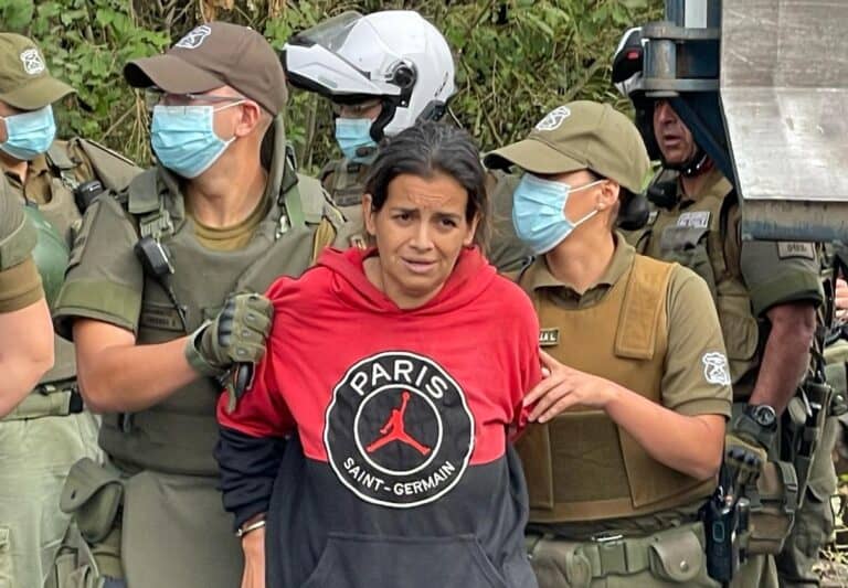 Carabineros detuvo a mujer con más de 150 animales en malas condiciones en ex Escuela Vista Hermosa de Curicó