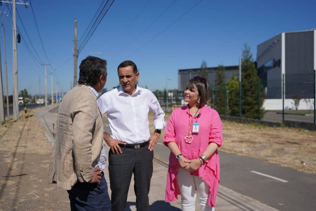 Confirman construcción de caletera frente a Hospital de Curicó