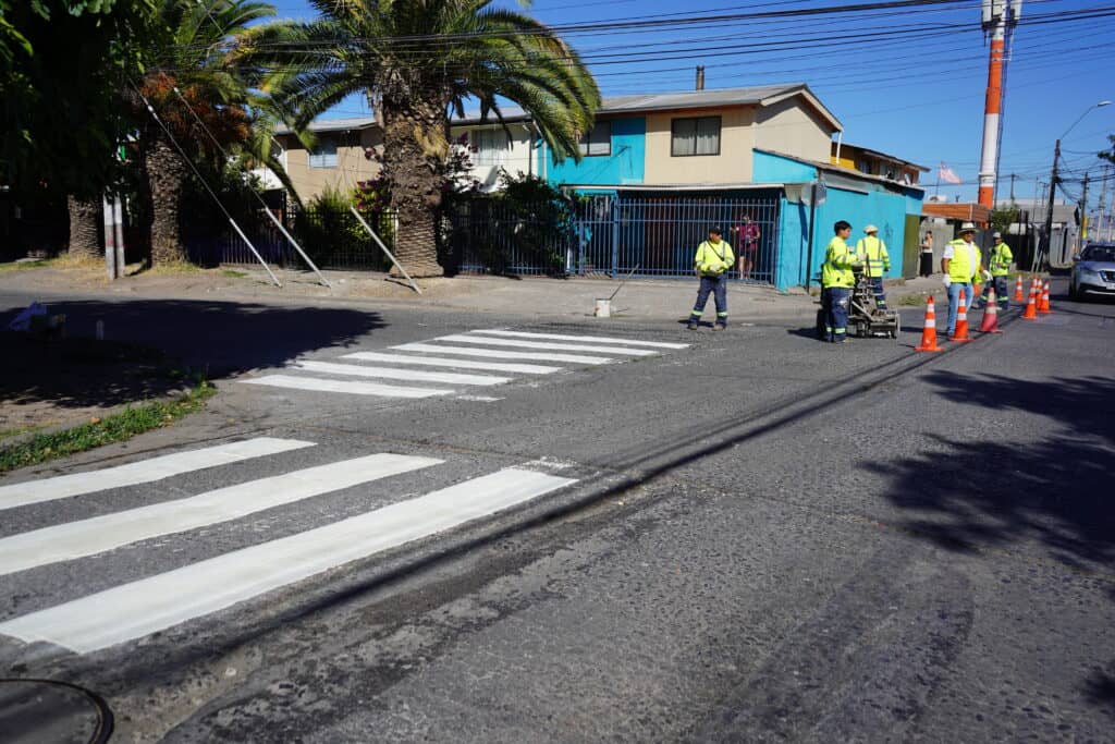 Continúan trabajos de demarcación vial en distintos puntos de Curicó
