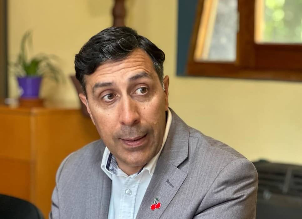 Partido Socialista analiza candidatura a diputado de Carlos Vergara