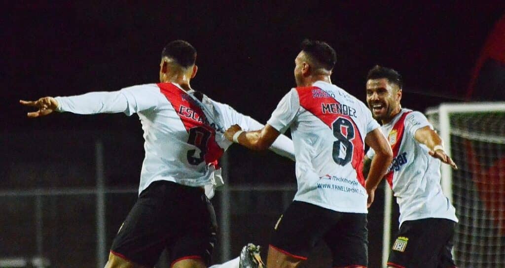 Curicó Unido jugará el lunes ante Barnechea en La Pintana