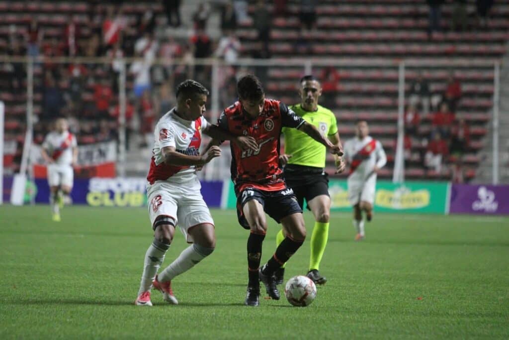 “Este plantel se conformó para pelear el campeonato”