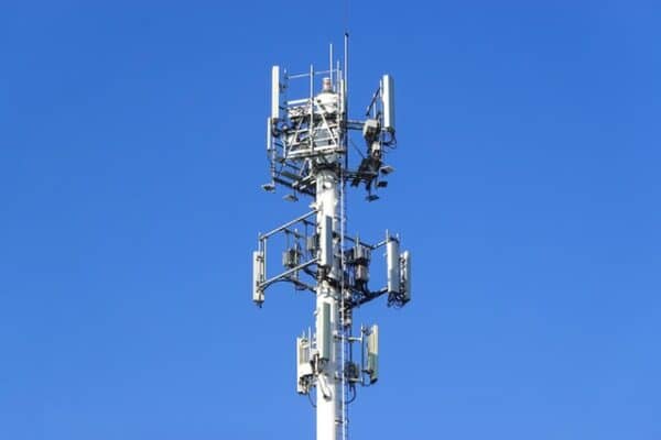Alcalde de Vichuquén denuncia que antena instalada por WOM para mejorar señal no funciona