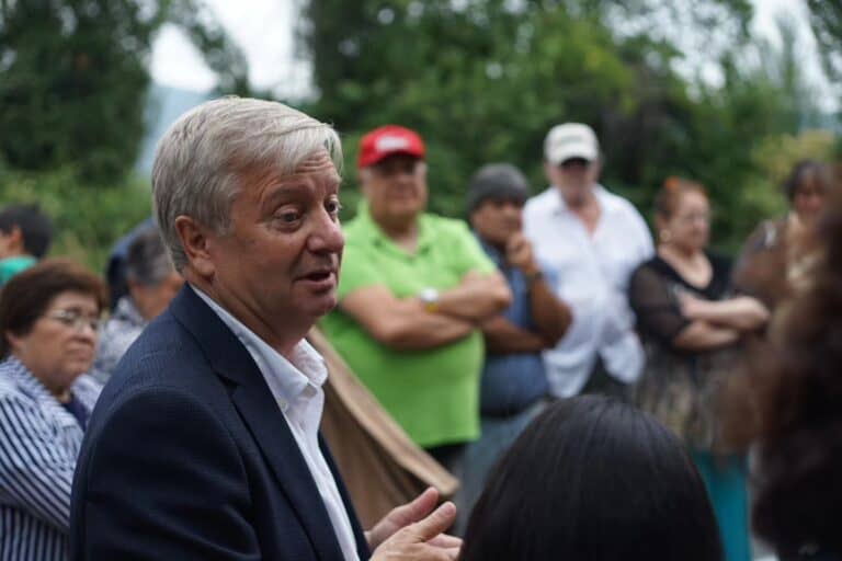 Alcalde de Curicó emplaza a SERVIU Maule por datos erróneos que retrasan desalojo de campamento Dragones Sur