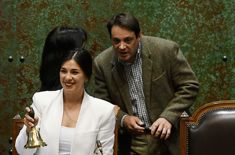 Gaspar Rivas es expulsado del Partido de la Gente tras presunta negociación con el gobierno