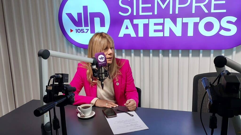 Senadora Ximena Rincón se distancia de Cristina Bravo por pacto DC con el Partido Comunista