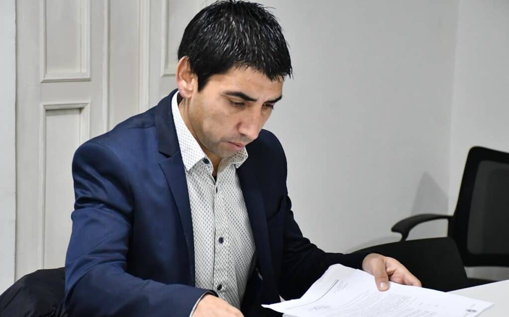 Alen Quiroga Barrera (UDI) asumió como nuevo concejal de Sagrada Familia
