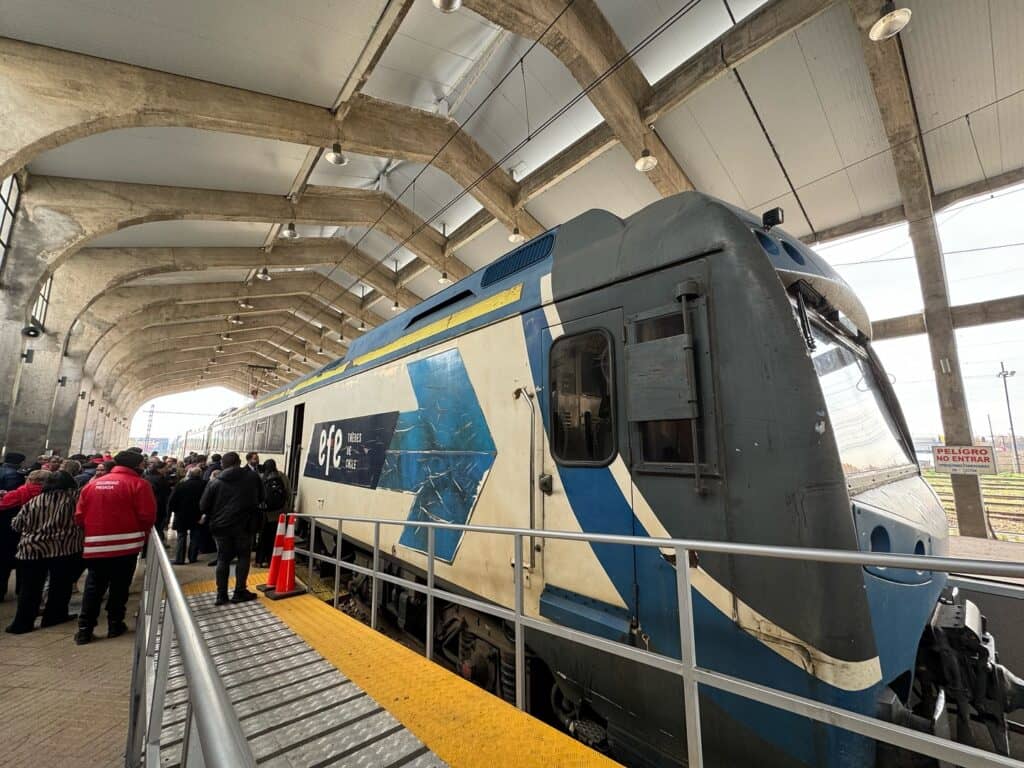Comenzó servicio piloto de trenes entre Curicó y Linares con Plan 30/30