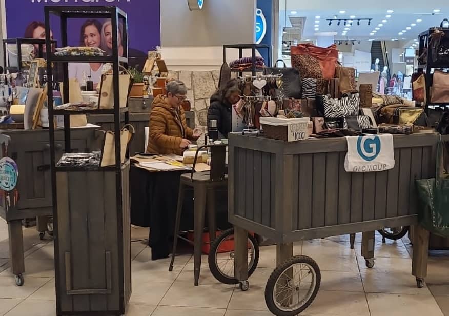 Feria de emprendedoras del programa Mujeres Jefa de Hogar estará en Mall Curicó hasta el domingo