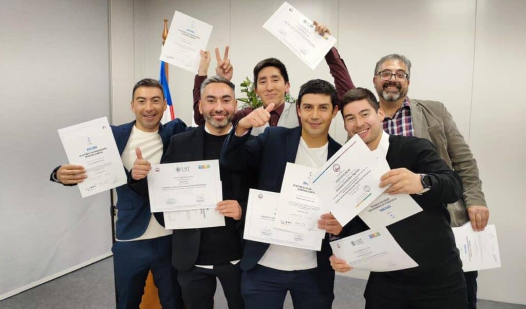 Profesionales de la Corporación de Deportes de Curicó recibieron su diplomado