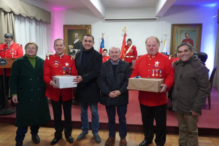 136 años de vida cumplió la 1era compañía "Esmeralda" del Cuerpo de Bomberos de Curicó