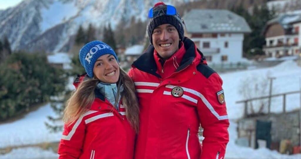 Pareja de esquiadores mueren abrazados tras caer 700 metros en Los Alpes