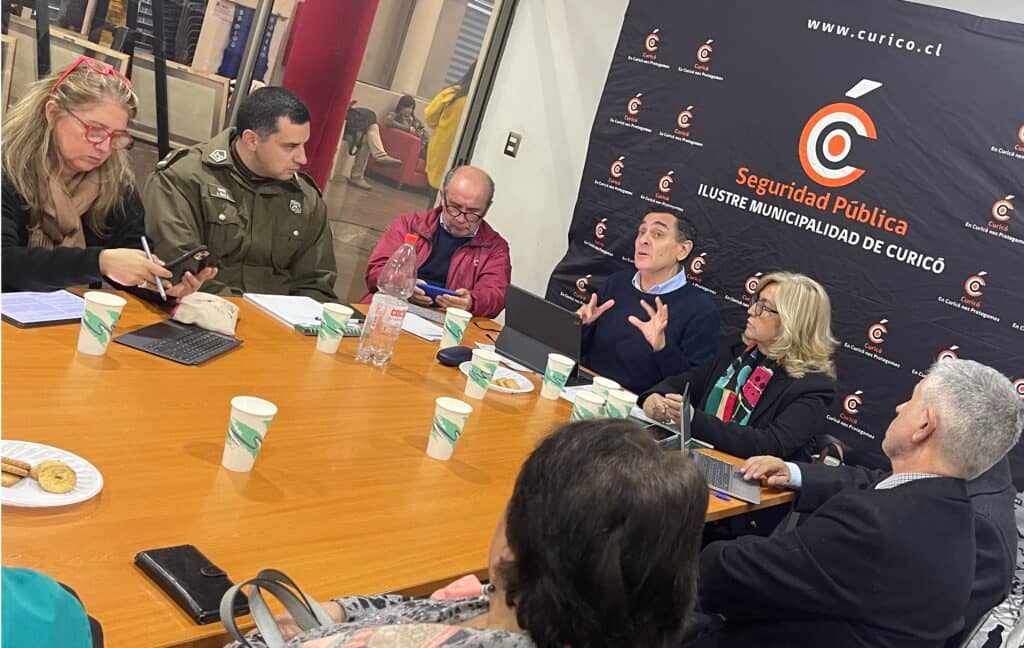 Alcalde de Curicó presentó plan de prevención de delitos en Cerro Condell ante el Consejo de Seguridad Pública