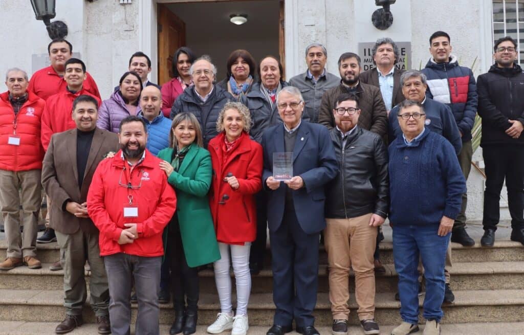 Municipio de Molina otorgó reconocimiento a Pedro Figueroa por sus 60 años de servicio público en Curicó