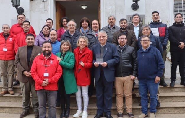 Municipio de Molina otorgó reconocimiento a Pedro Figueroa por sus 60 años de servicio público en Curicó