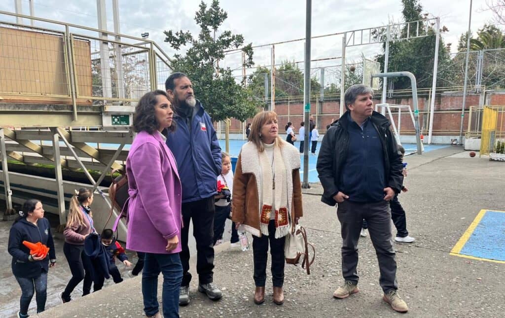 DAEM de Curicó dispuso inspección de obras y seguridad en establecimientos tras accidente en Escuela España