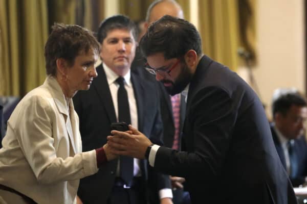 Cae aprobación de Boric, Tohá y Monsalve por crisis de seguridad en el país, según encuesta