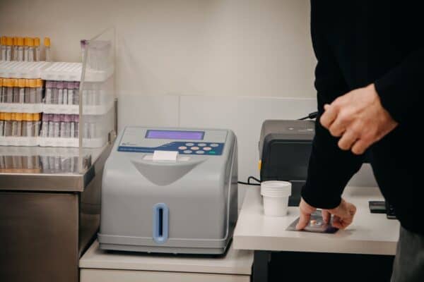 Cesfam de Molina y Lontué implementan examen para detección de Helicobacter Pylori
