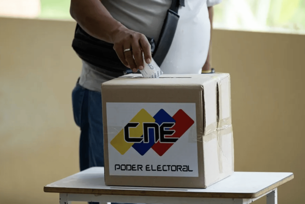 Comienza cierre de los centros de votación para las presidenciales en Venezuela