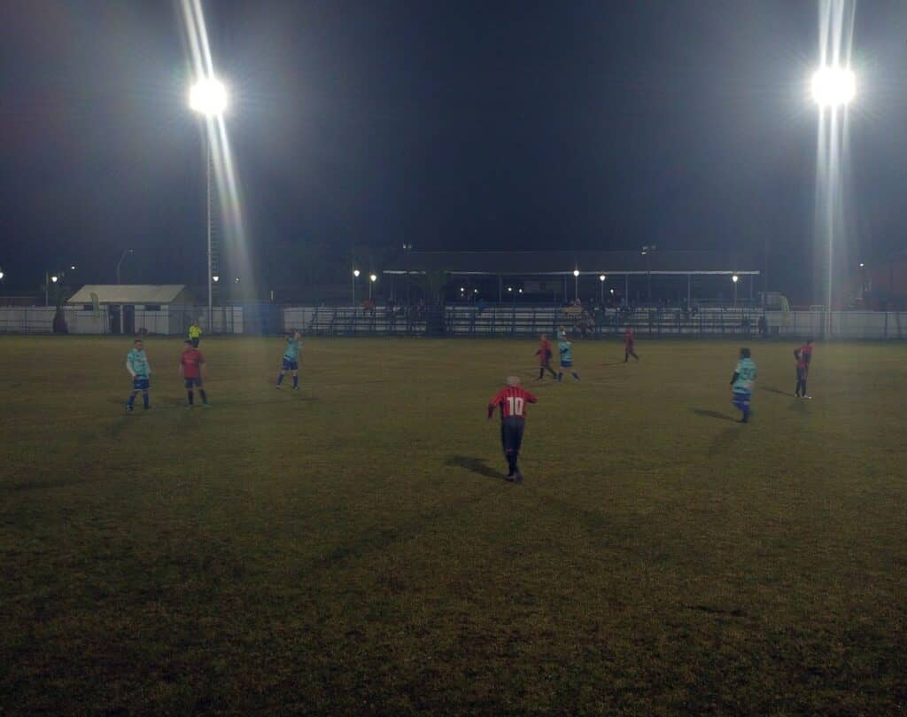 Municipio de Hualañé inauguró nuevas torres de iluminación del Estadio La Huerta de Mataquito