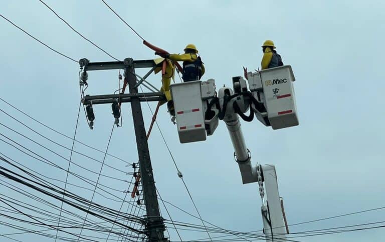 Corte de energía en la costa curicana: Alcalde denuncian que CGE no encendió generadores "para ahorrar combustible"