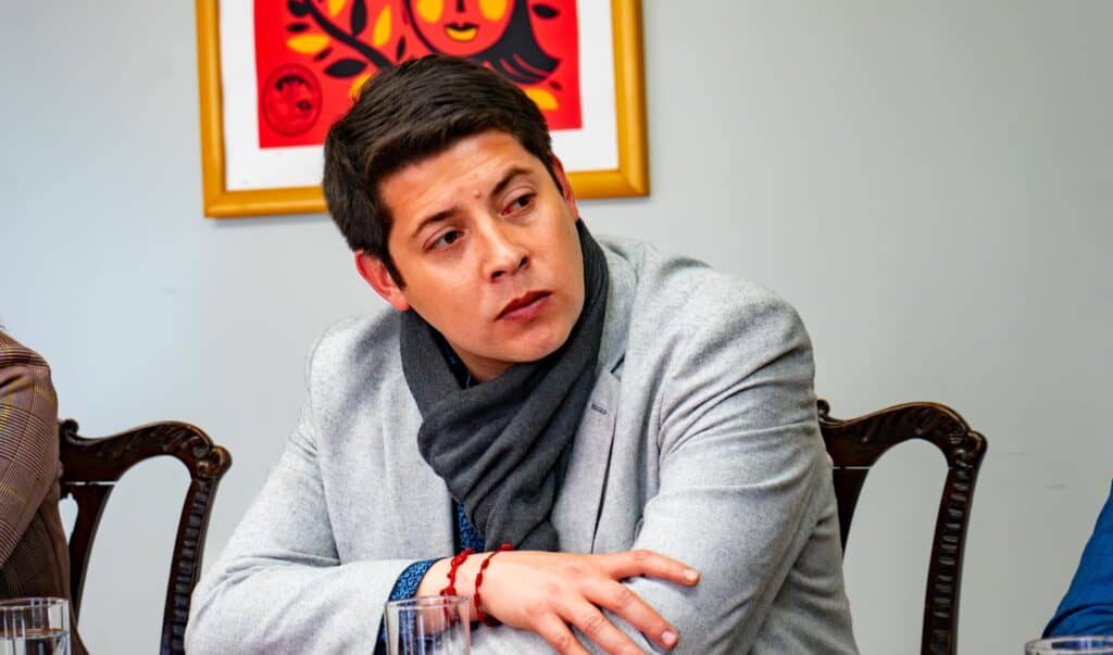 Alcalde de Vichuquén afirma que no huyó de Carabineros y asume su error: "Errar es humano"