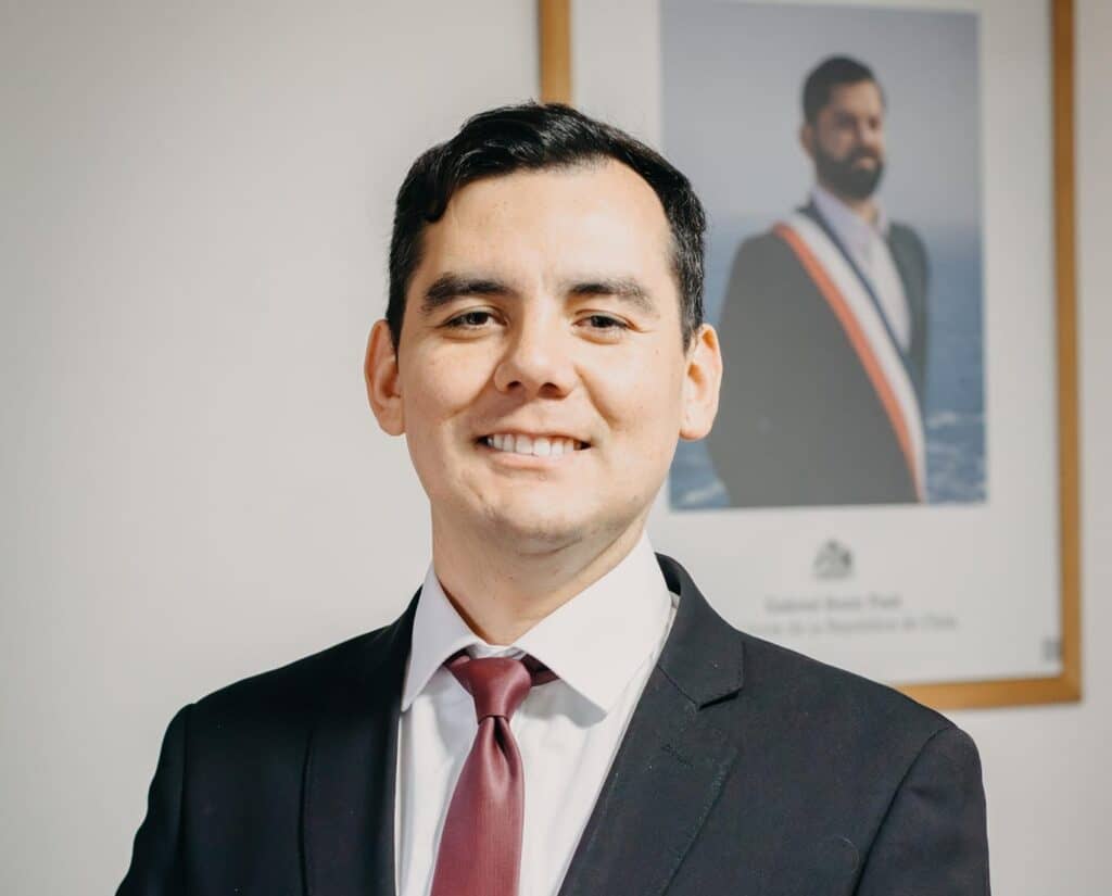 Exchofer denunció a seremi de Justicia del Maule por discriminación laboral