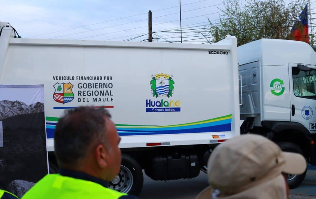 Hualañé recibió nuevo camión recolector de residuos domiciliarios