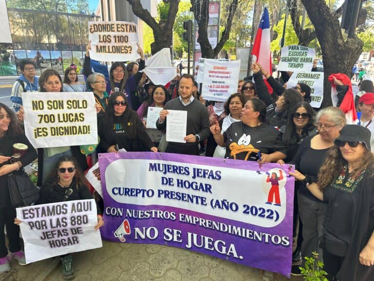 Casi 900 emprendedoras del Maule denuncian atraso de tres años en proyecto del SernamEG adjudicado en 2021