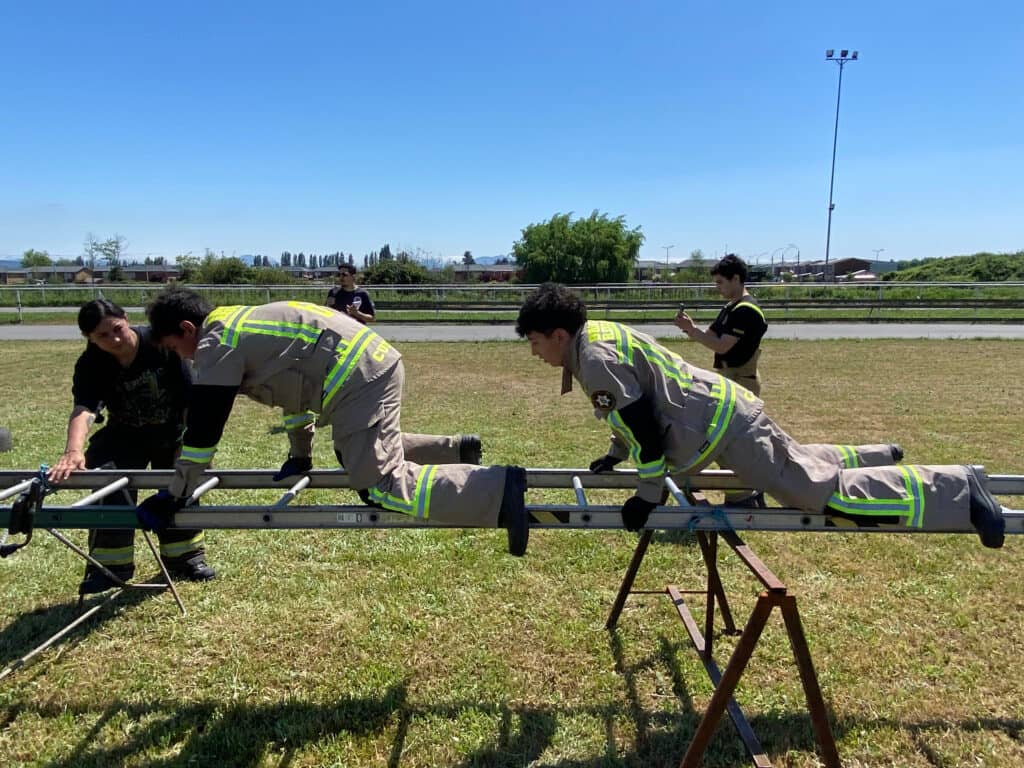 La Segunda de Bomberos Curicó celebró el 22° aniversario de su brigada juvenil