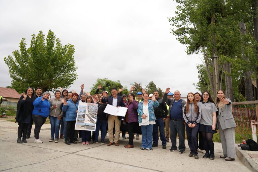 Entregan terreno para construcción de paseo peatonal en Licantén