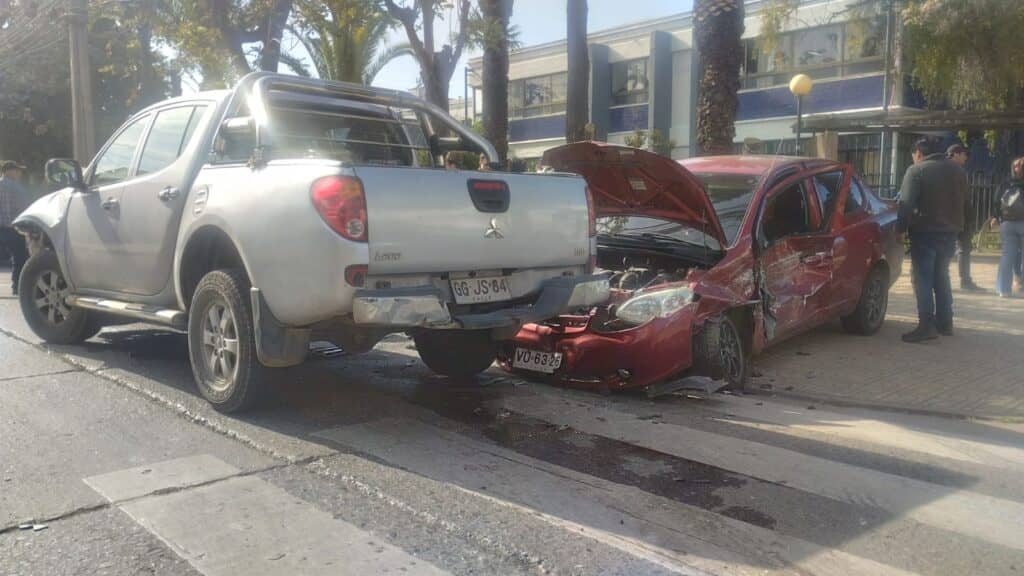 Colisión en Curicó deja un lesionado