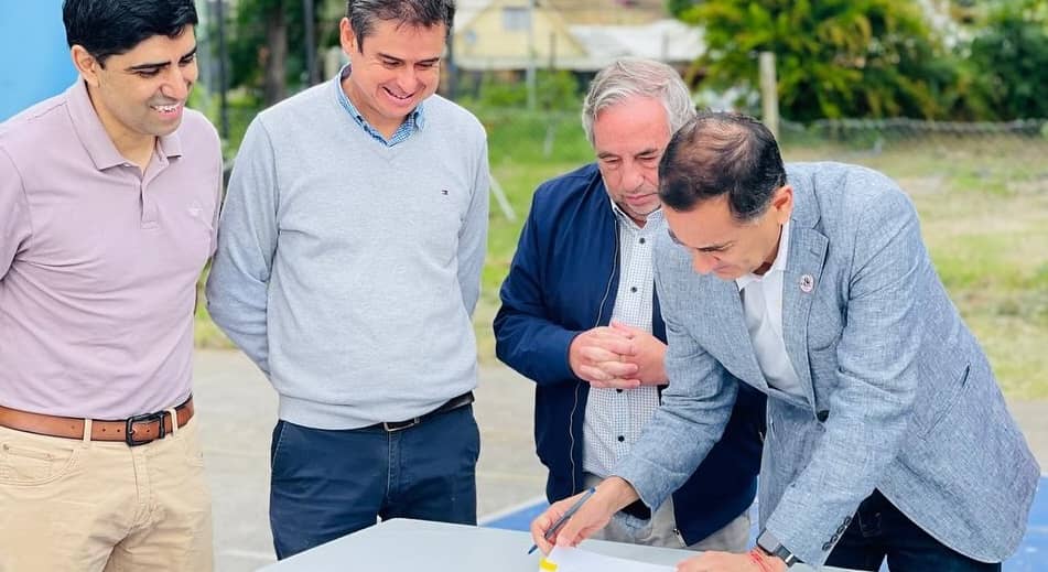 Municipalidad de Curicó firmó importante convenio con Deportivo Liceo