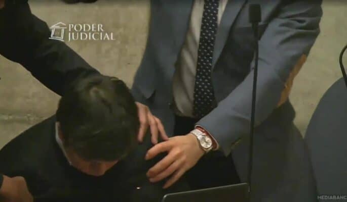Manuel Monsalve se desmaya en medio de lectura de medidas cautelares durante formalización