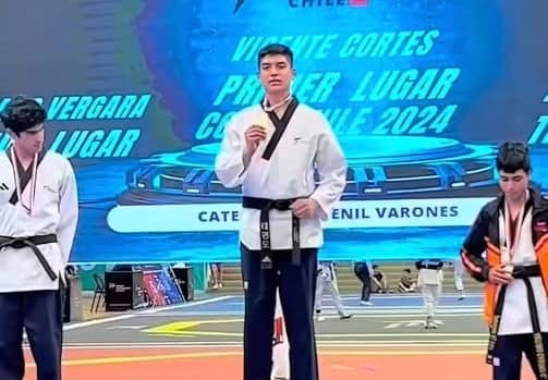 Vicente Cortés se tituló campeón nacional juvenil de taekwondo