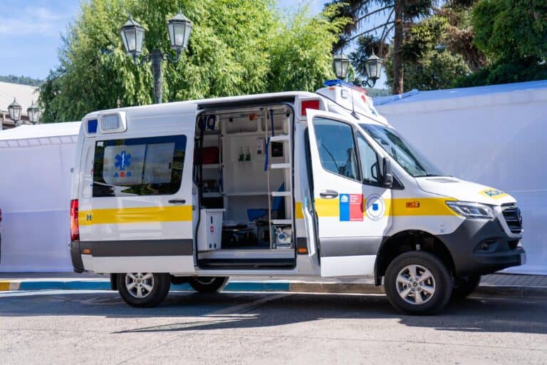 Gobierno Regional del Maule entregó tres nuevas ambulancias al Hospital Modular de Licantén