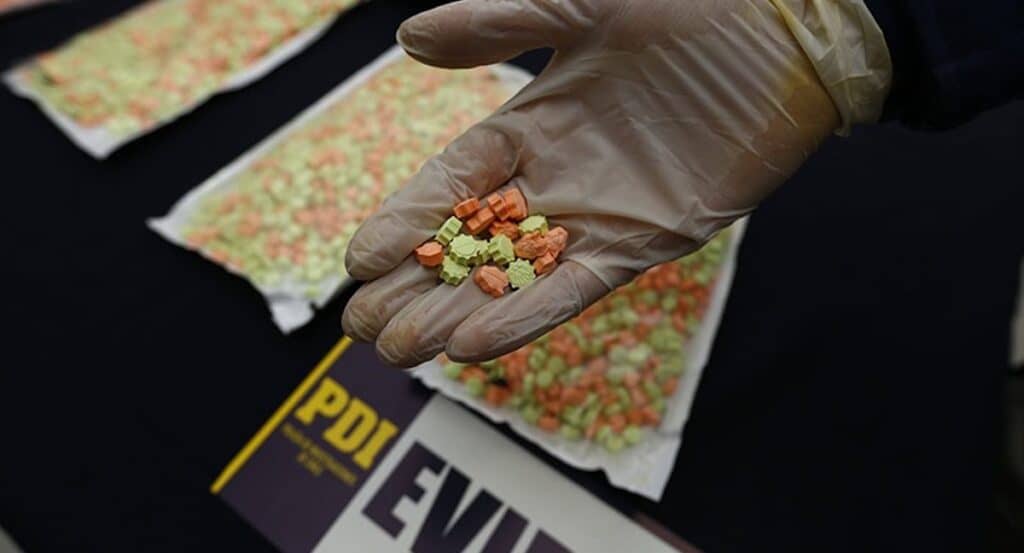 PDI detiene a dos mujeres intentando ingresar droga a cárcel de Cauquenes