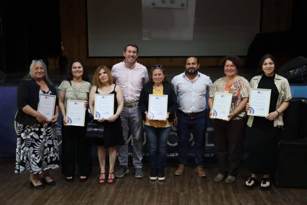 Diputado Moreno destacó certificación de emprendedoras de Constitución en la Escuela de Fortalecimiento Empresarial