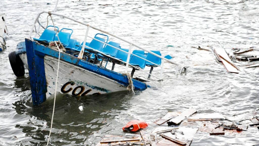 Aumentan a seis las víctimas en naufragio de lancha en Bahía Mansa